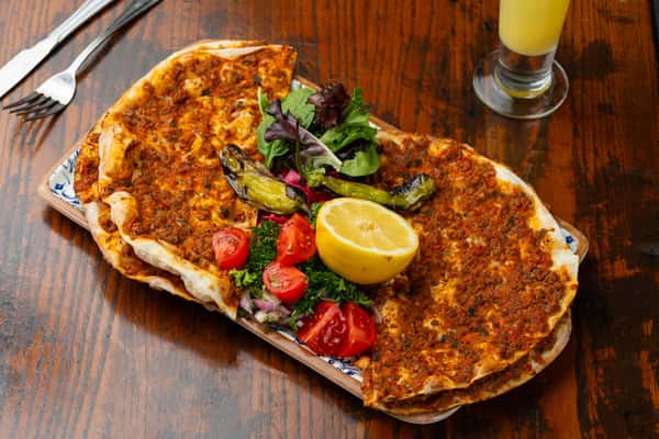 Lahmacun Platter