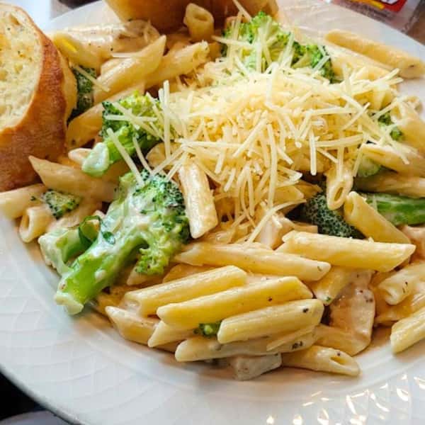 Chicken Broccoli Alfredo