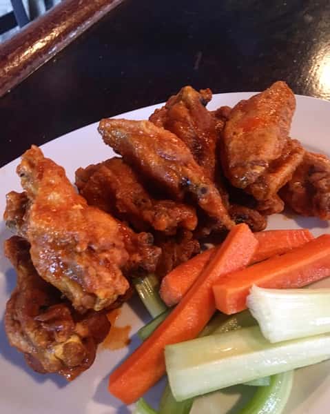 TAVERN WINGS