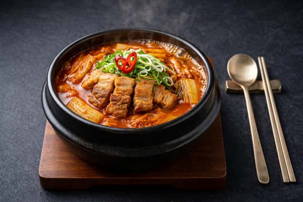 김치찌개 - Kimchi-Jjigae