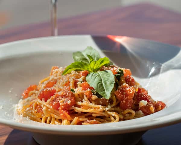 Spaghetti al Pomodoro & Basilico**