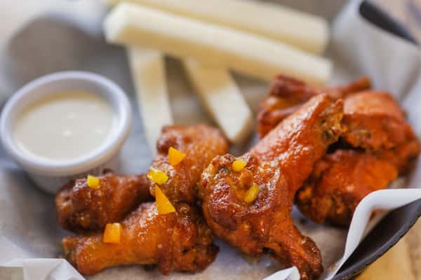 Lago Wings
