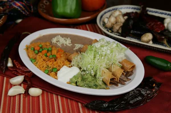 Taquitos Con Guacamole