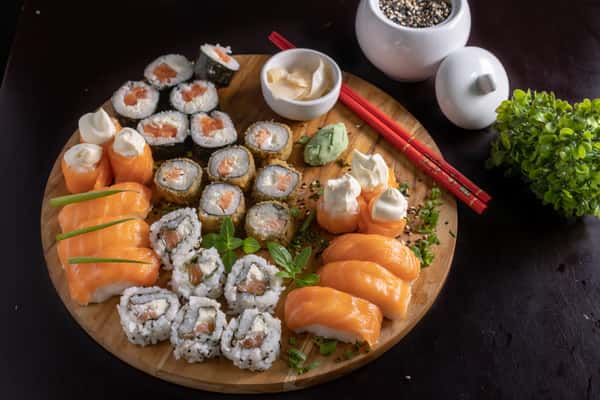 sushi plate