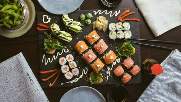 sushi plate