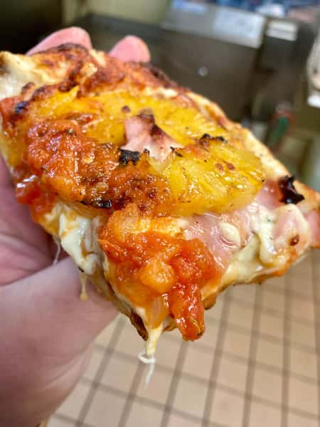 Detroit pizza style