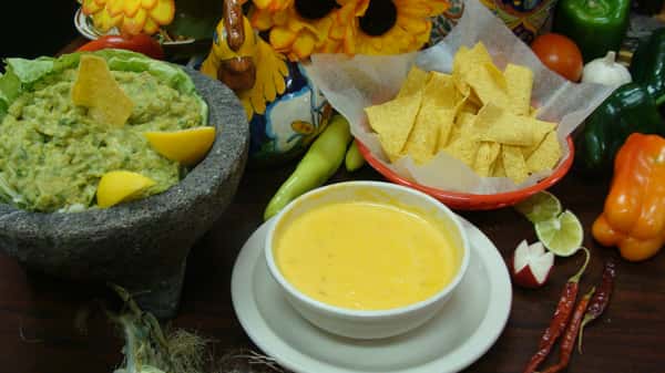 CHILE CON QUESO