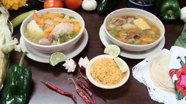 Caldo De Res O Pollo