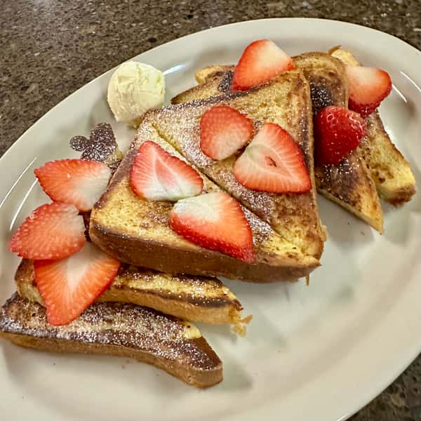 FRENCH TOAST WITH STRAWBERRIES