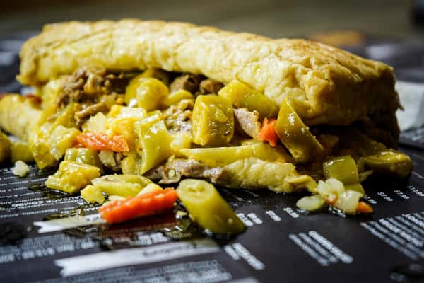 ITALIAN BEEF W/BREAD, CHEESE & PEPPERS