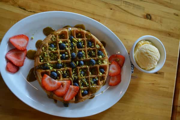 Dubai chocolate waffle