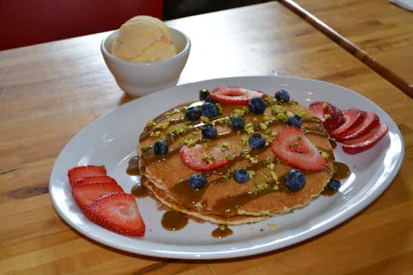 Dubai chocolate pancakes
