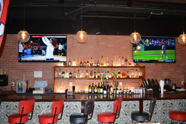 Game Lounge - Flat Screen TV