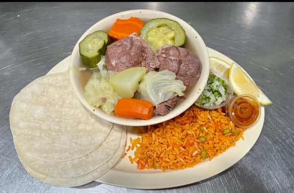 Cocido (Caldo de Res)