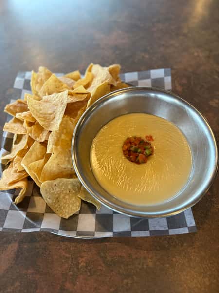 Chips 'N Queso