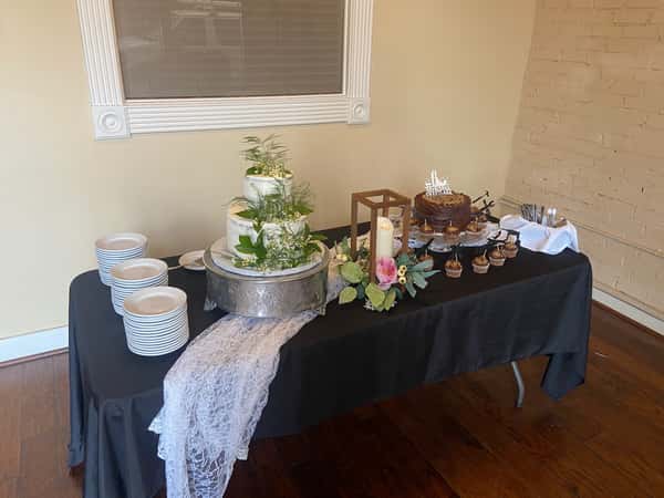 DESSERT TABLE