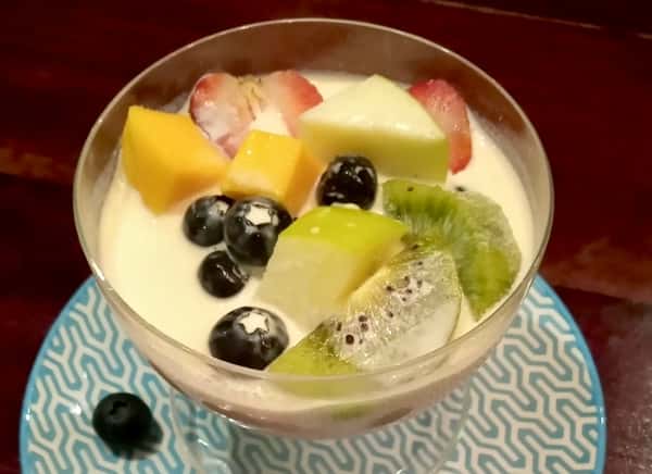 Almond Pudding with Fresh Fruits