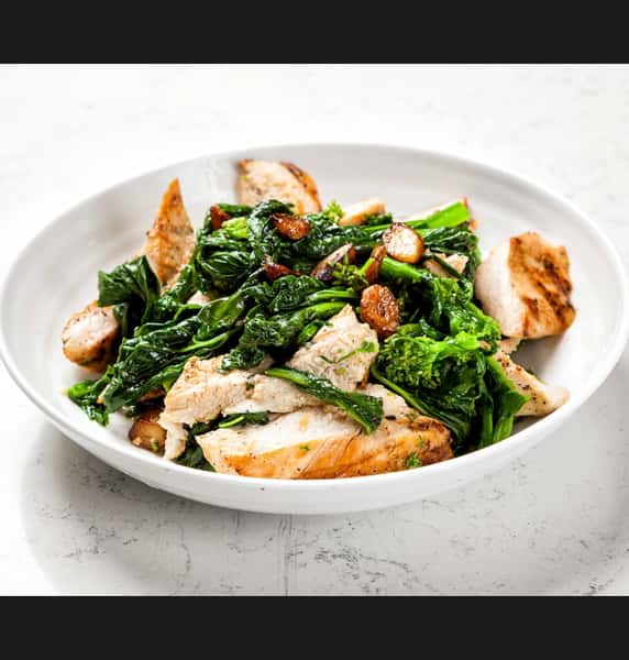 Grilled Chicken w/ steamed Broccoli