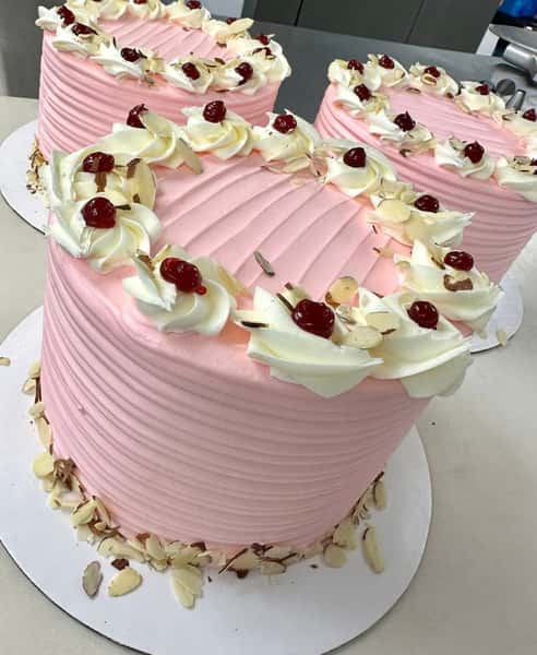 *Almond Raspberry Cake*