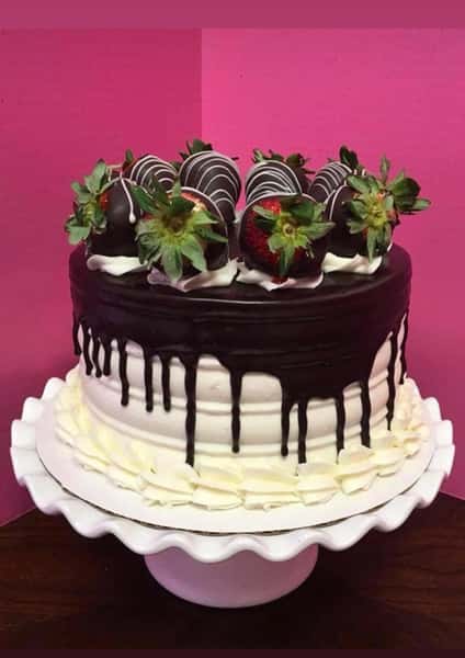 *Chocolate Dipped Strawberry Cake*