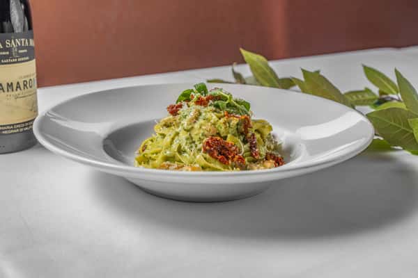 Fettuccine Pesto Pollo