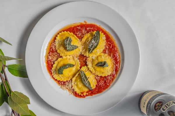 Panzerotti di Ricotta alla Salvia