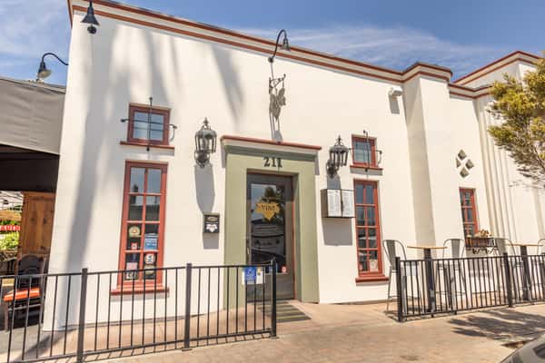 Vine exterior view