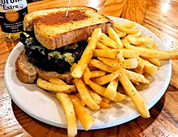 sandwich & fries