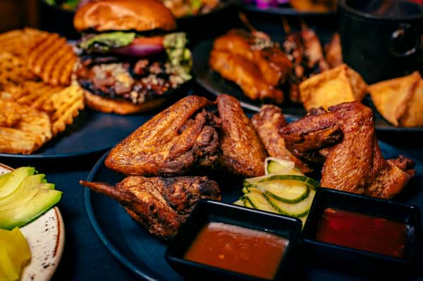 Wings, Burger