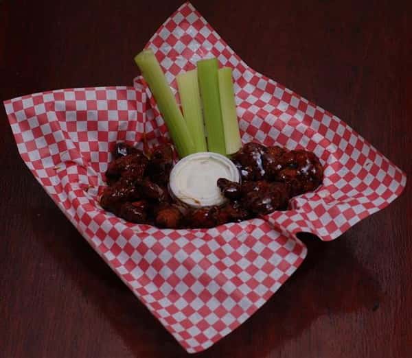 Wings with celery