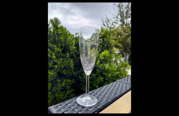Logo Champagne Flute