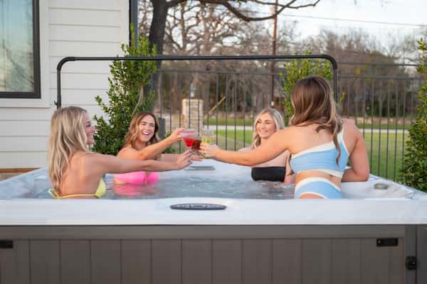Oleta Lifestyle Hot Tub