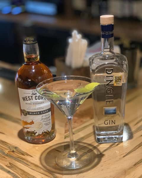 Irish Martini for St. Patrick's Day. Dingle Original Irish Gin, sweet vermouth, swirl of Irish whiskey
#saintpatricksday #irishcocktails