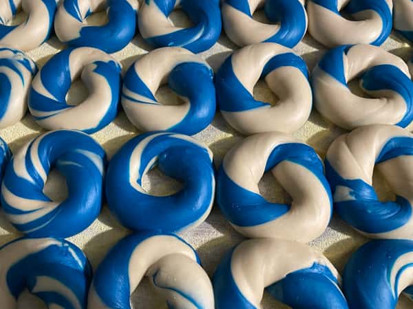 blue and white bagel