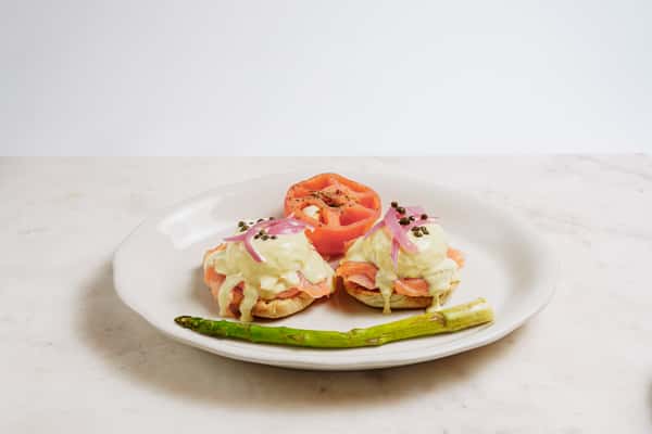 Eggs benedict