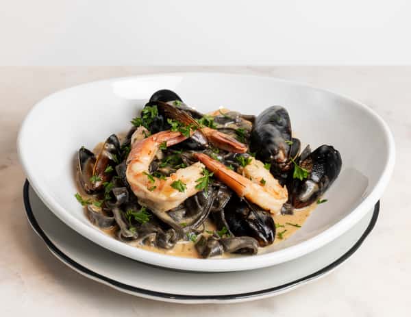 Seafood Fetuccini Nero