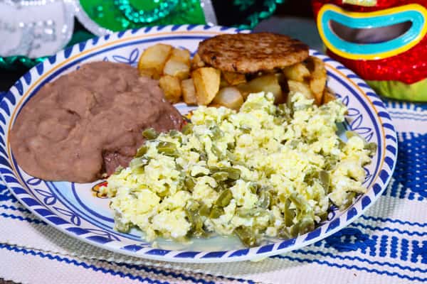 Nopalitos Con Huevos