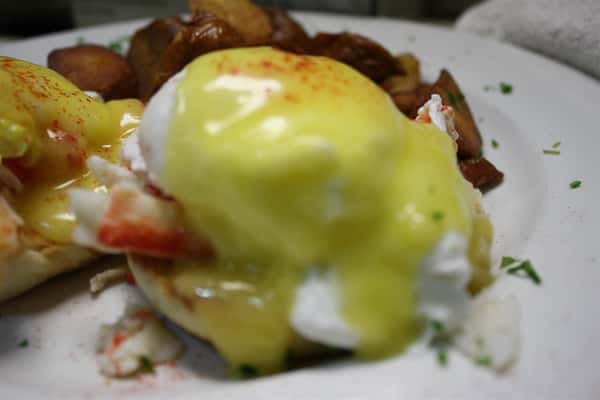 Crab Benedict