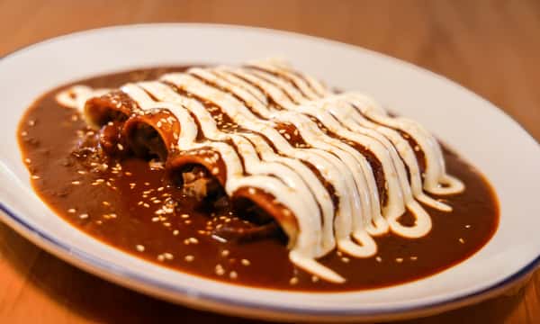 Enchiladas De Mole Rojo