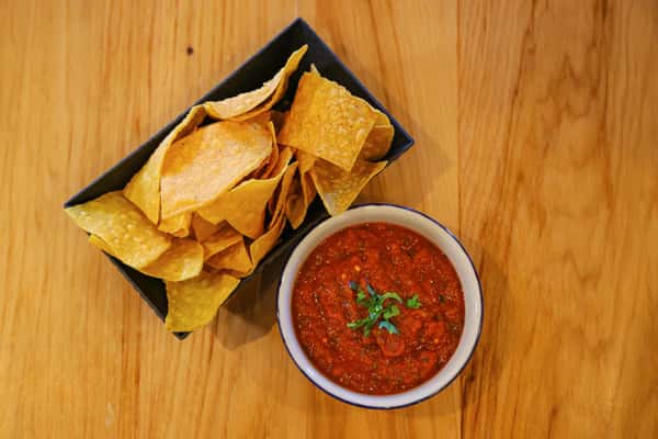 Salsa & Chips