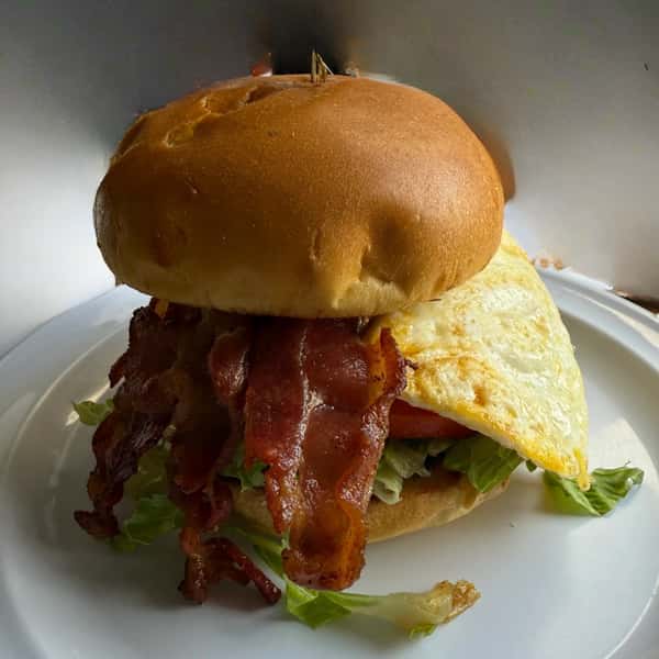 *Eggcellent BLT Sandwich