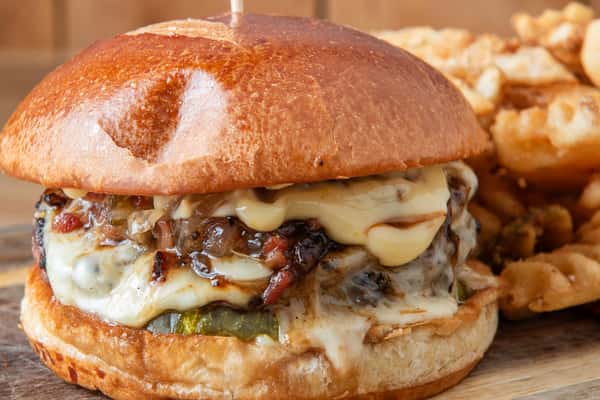 cheeseburger sports bar chicago