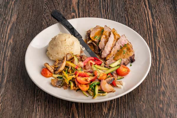 SLICED TRI TIP ENTREE
