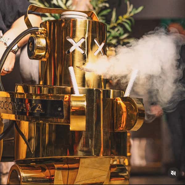 THE GOLDEN BEAST HOOKAH