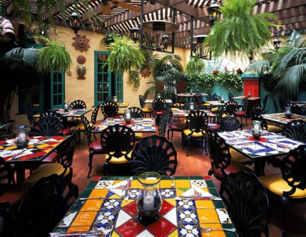 The Garden Room's candle light atmosphere creates the most romantic and intimate dining experience.