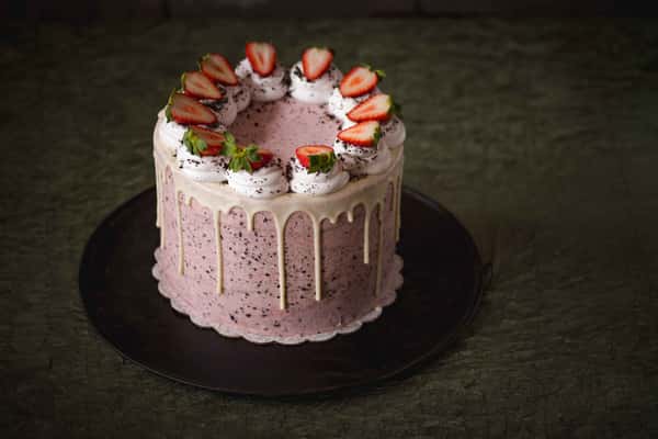 Strawberries 'n Cream Cake