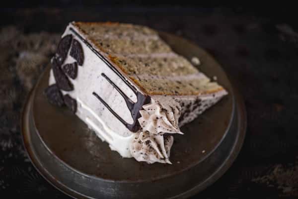 Cookies 'n Cream Cake
