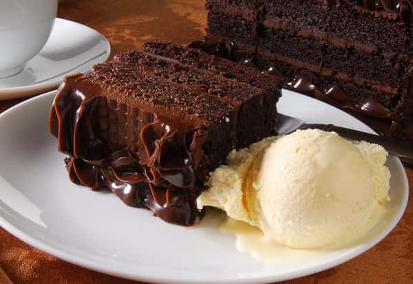 Chocolate Cake with Fudge