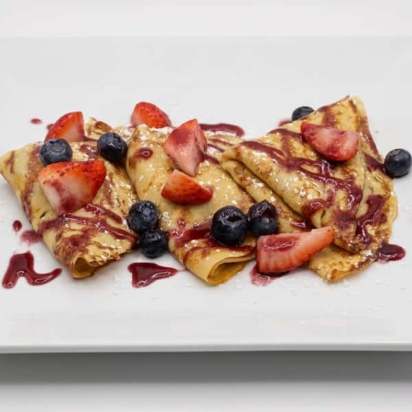 SIGNATURE BERRY BLISS CREPES