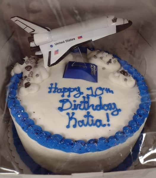 Space shuttle Cake